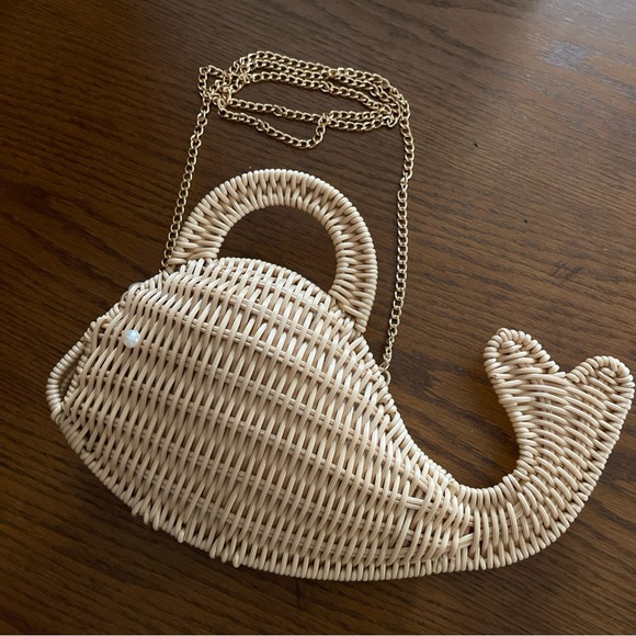 Tommy Bahama Wicker Whale Crossbody Bag in Natural - Picture 2 of 8